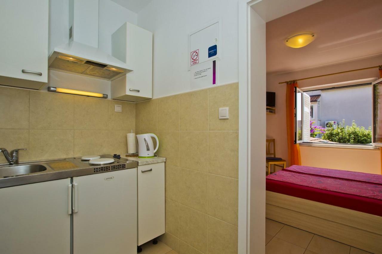 Apartments Hruban Hvar Town Exterior photo