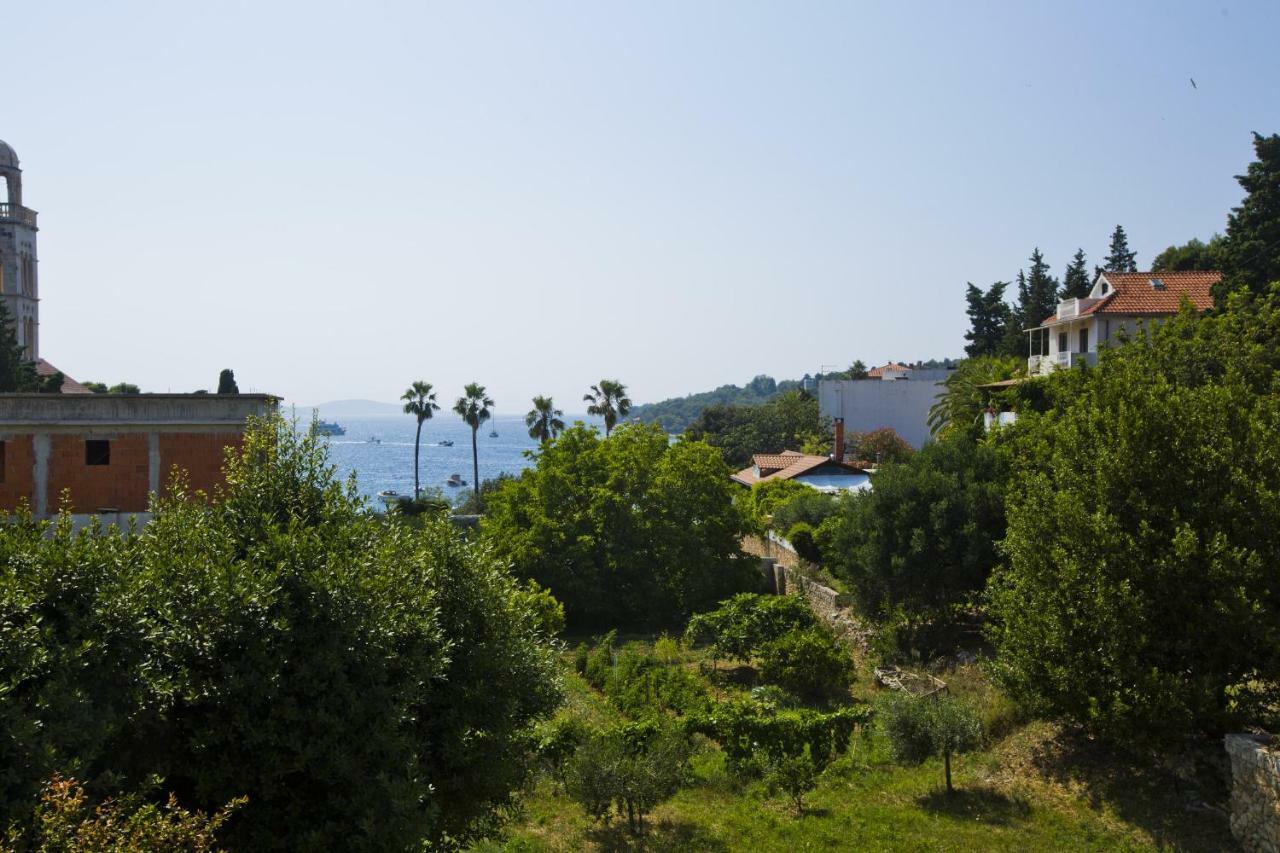 Apartments Hruban Hvar Town Exterior photo