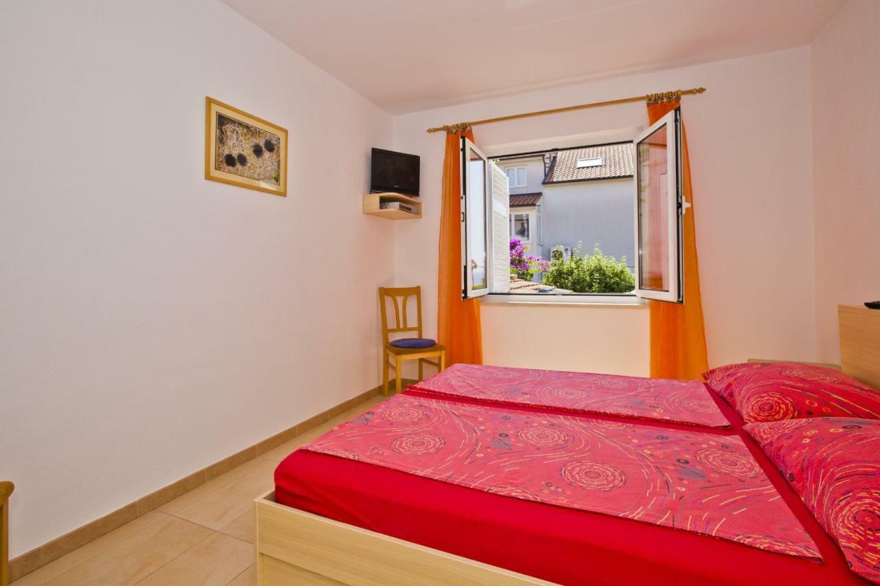 Apartments Hruban Hvar Town Exterior photo