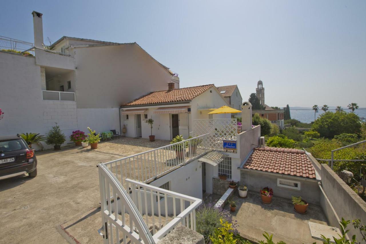 Apartments Hruban Hvar Town Exterior photo