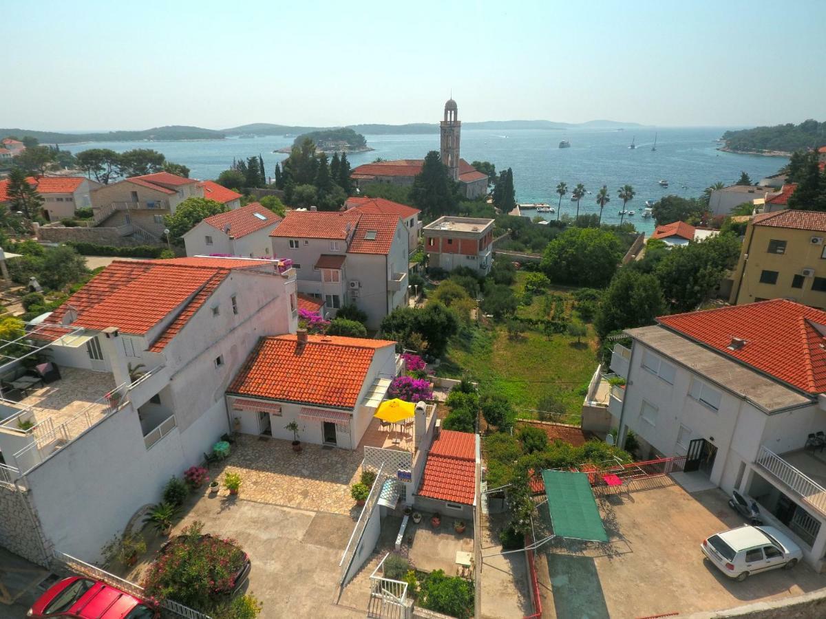Apartments Hruban Hvar Town Exterior photo